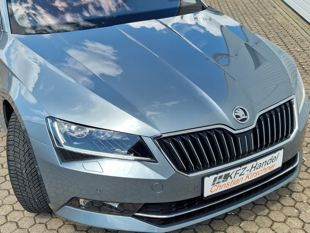 Skoda Superb TSI Style*Navi*AHK*ACC*Apple Car*Glasdach