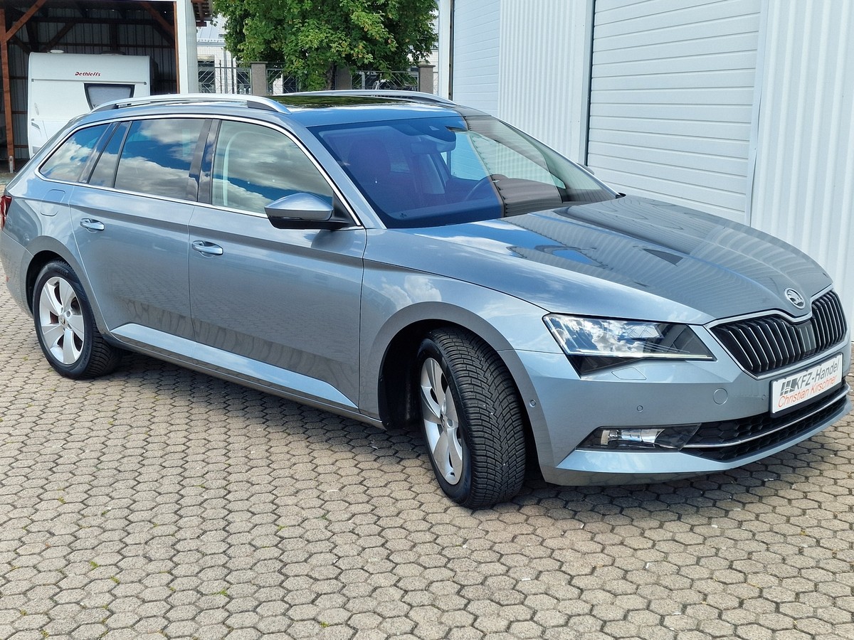 Skoda Superb TSI Style*Navi*AHK*ACC*Apple Car*Glasdach