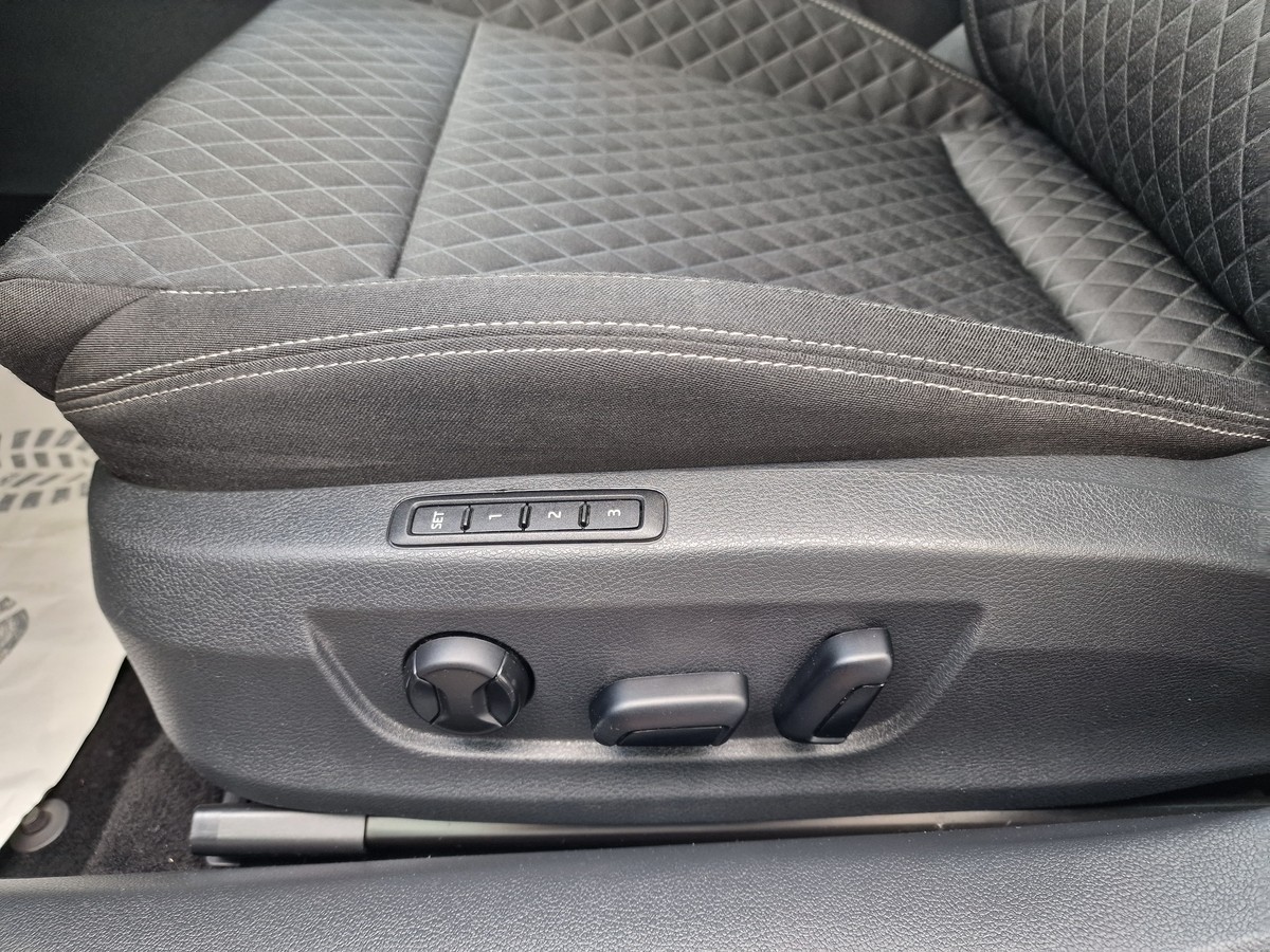 Skoda Superb TSI Style*Navi*AHK*ACC*Apple Car*Glasdach