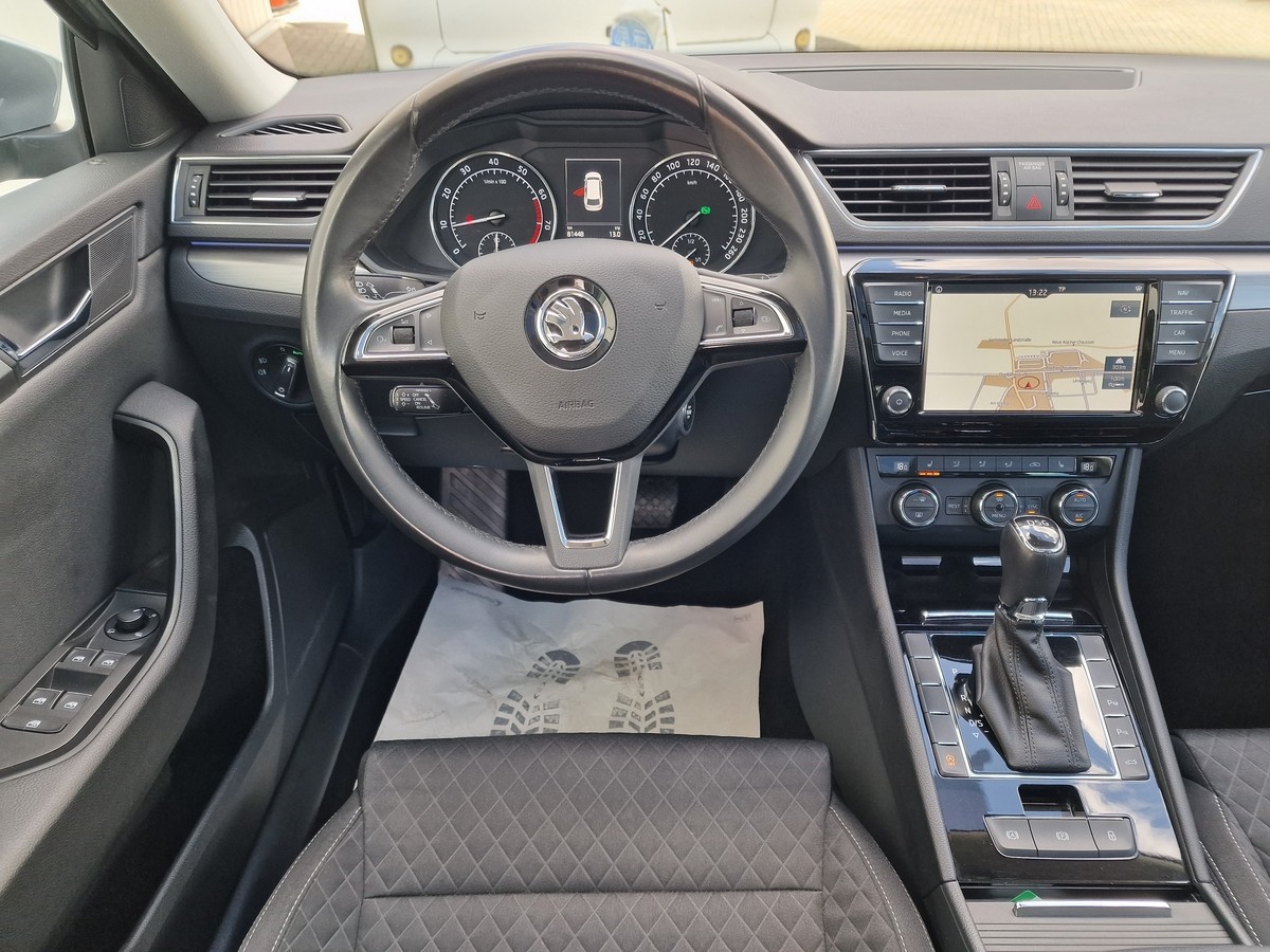Skoda Superb TSI Style*Navi*AHK*ACC*Apple Car*Glasdach