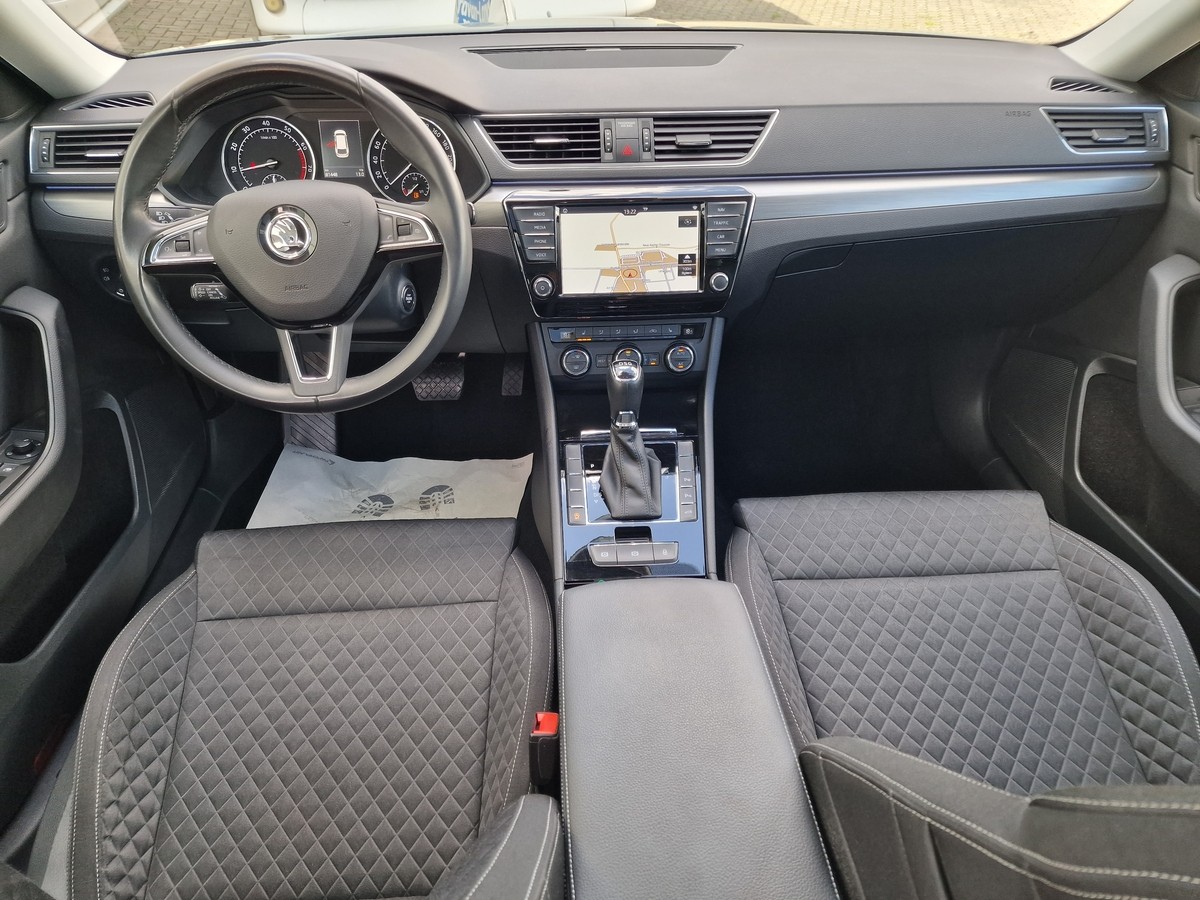 Skoda Superb TSI Style*Navi*AHK*ACC*Apple Car*Glasdach