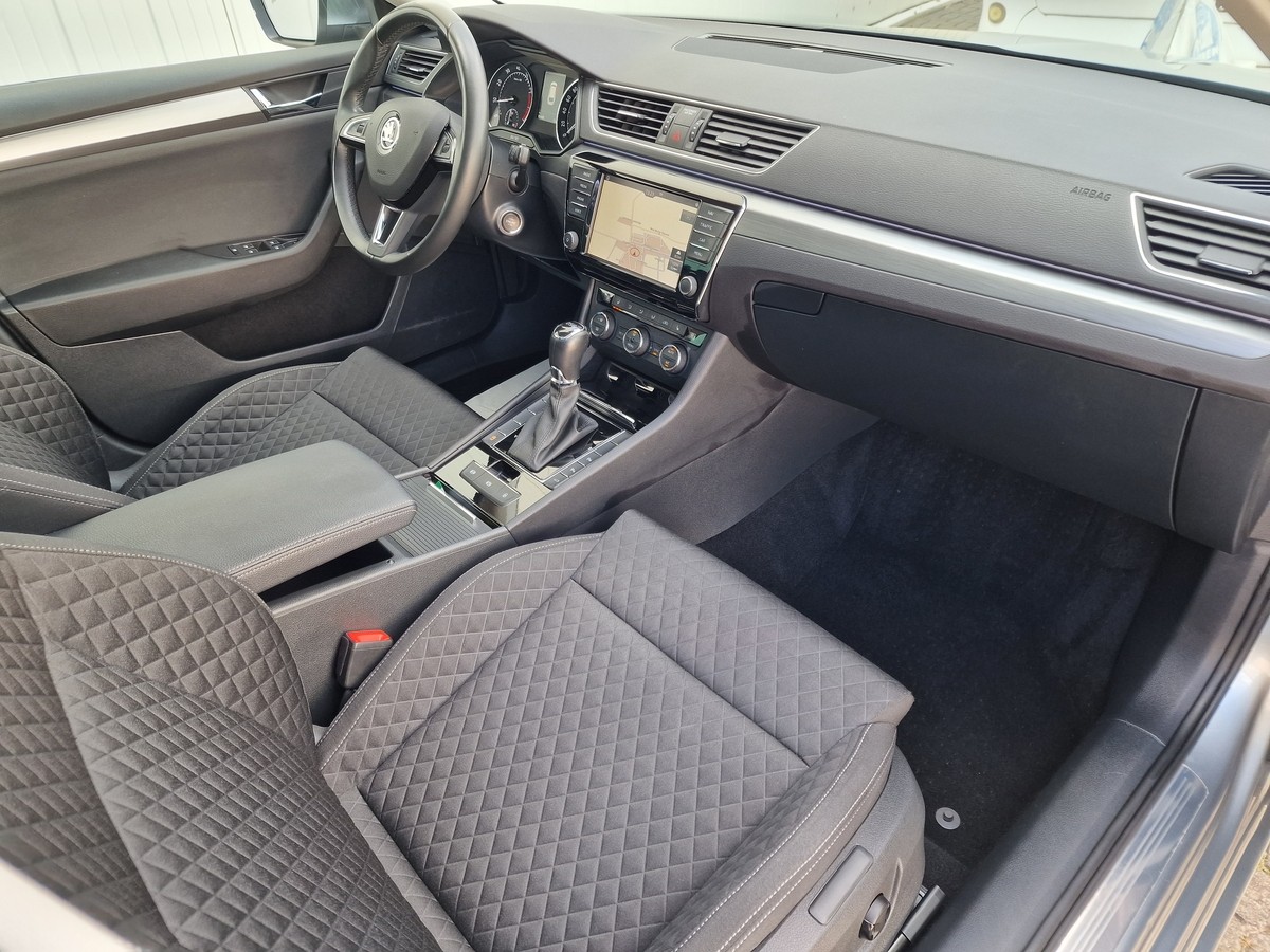 Skoda Superb TSI Style*Navi*AHK*ACC*Apple Car*Glasdach