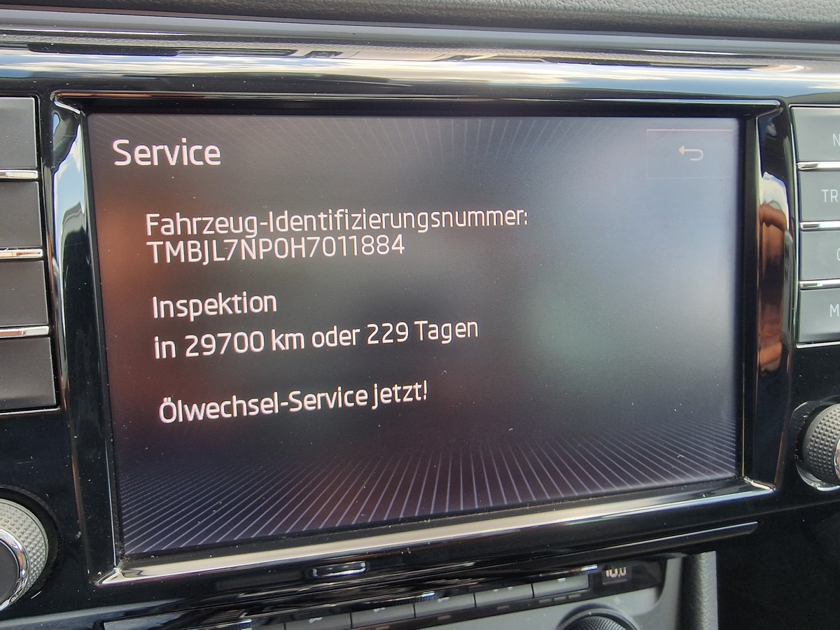 Skoda Superb TSI Style*Navi*AHK*ACC*Apple Car*Glasdach