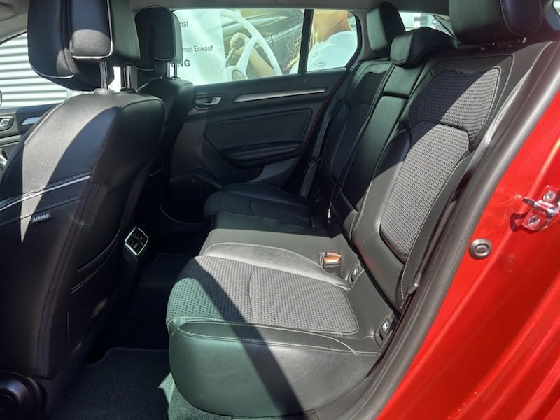 Renault Megane IV GRANDTOUR 1.3TCe160 ENERGIE BOSE EDITION AUTOMATIK