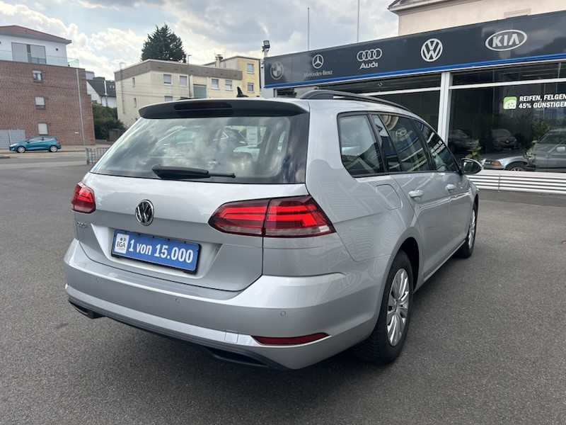 Volkswagen Golf VII 1.0 TSI TRENDLINE OPF KLIMAAUTOM*RADIO*NAVI*PDC    