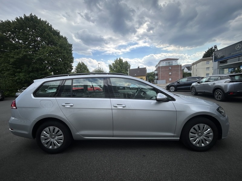 Volkswagen Golf VII 1.0 TSI TRENDLINE OPF KLIMAAUTOM*RADIO*NAVI*PDC    