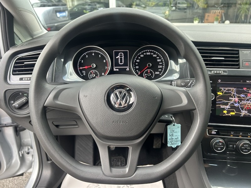 Volkswagen Golf VII 1.0 TSI TRENDLINE OPF KLIMAAUTOM*RADIO*NAVI*PDC    