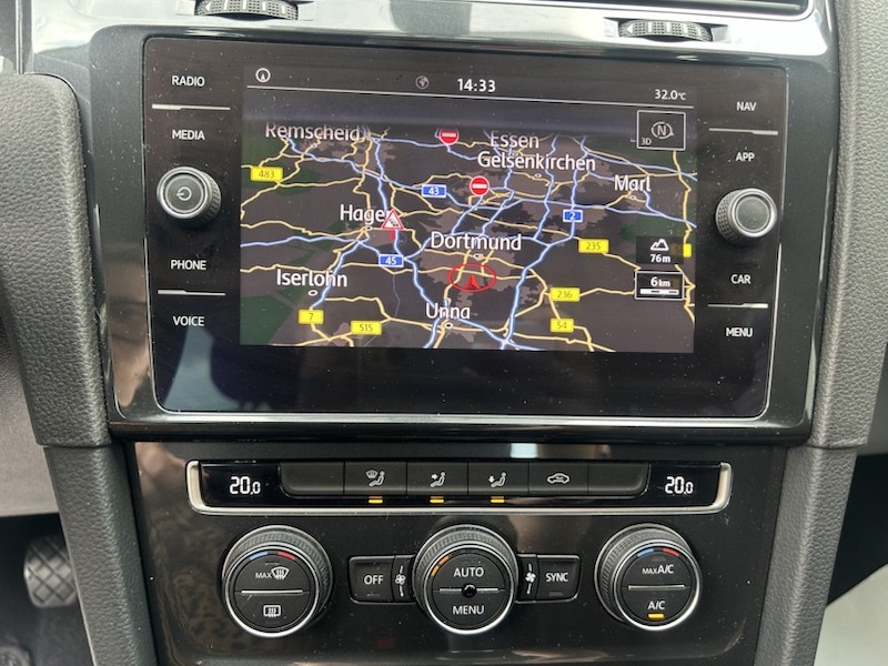 Volkswagen Golf VII 1.0 TSI TRENDLINE OPF KLIMAAUTOM*RADIO*NAVI*PDC    