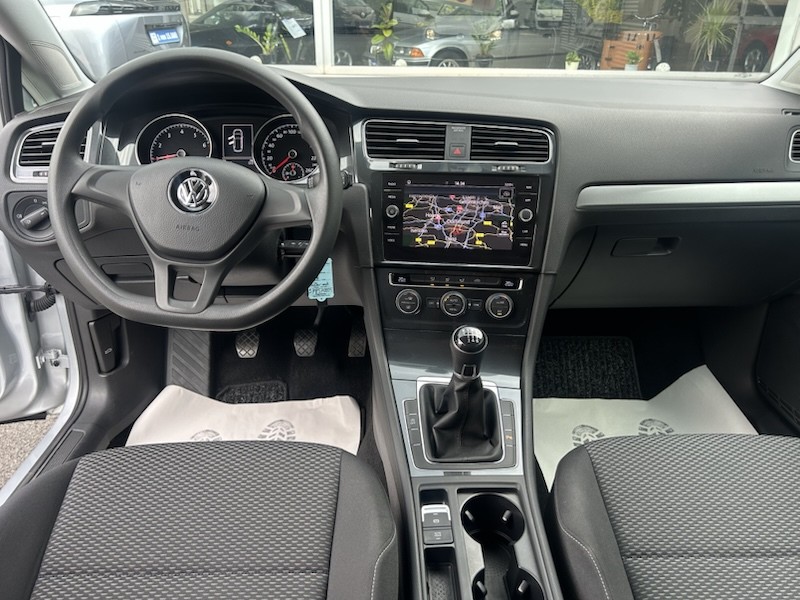 Volkswagen Golf VII 1.0 TSI TRENDLINE OPF KLIMAAUTOM*RADIO*NAVI*PDC    