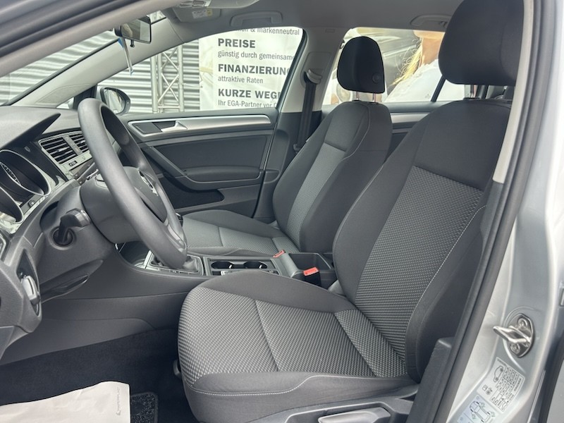 Volkswagen Golf VII 1.0 TSI TRENDLINE OPF KLIMAAUTOM*RADIO*NAVI*PDC    