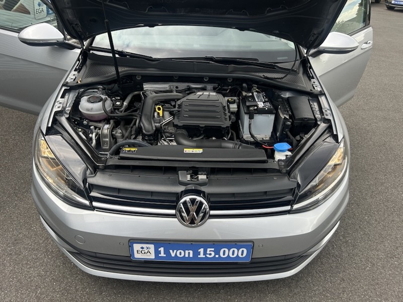 Volkswagen Golf VII 1.0 TSI TRENDLINE OPF KLIMAAUTOM*RADIO*NAVI*PDC    