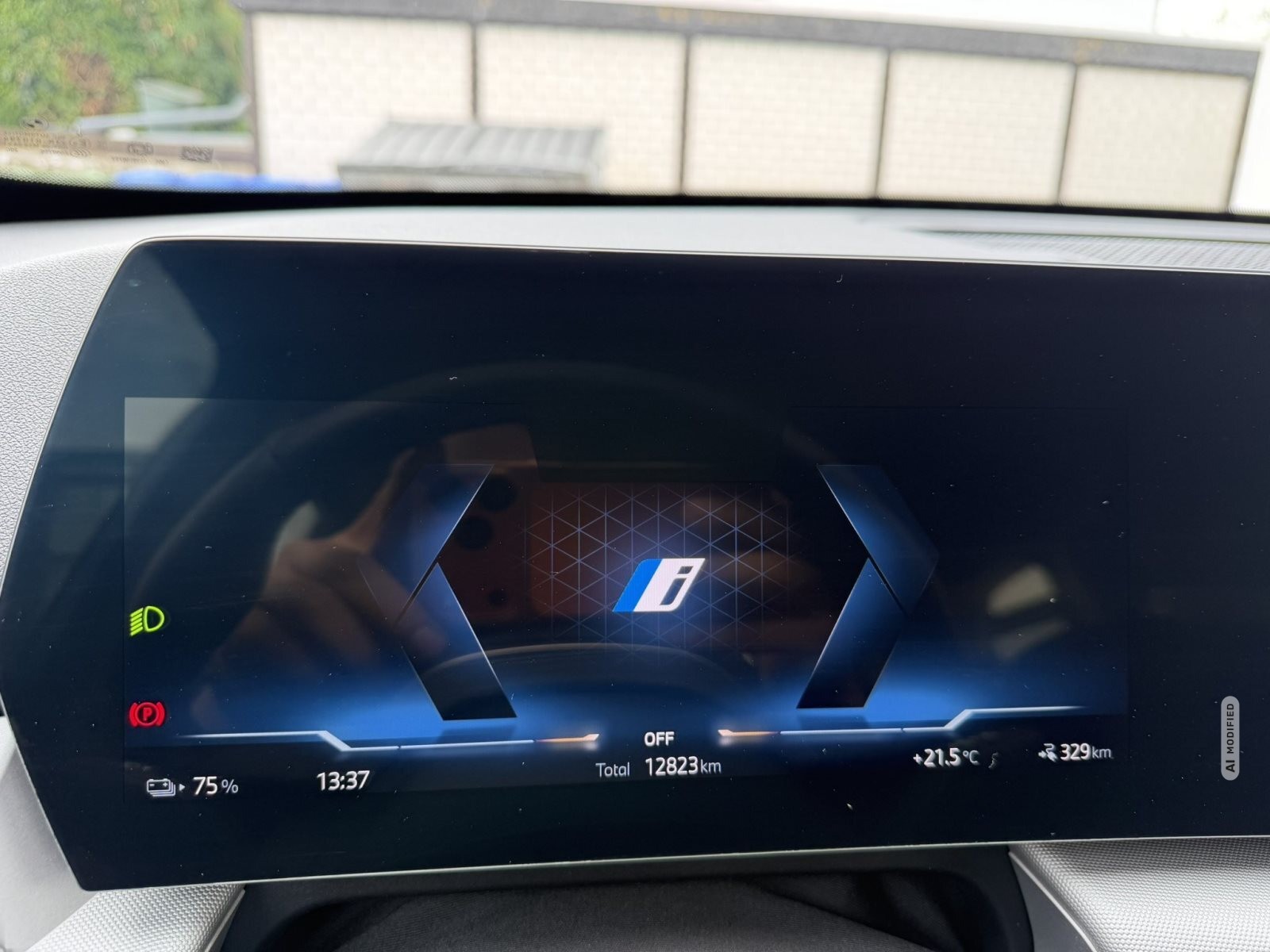 BMW iX1 LED LiveCockpt HiFi Parkassistenzsys ActiveGuard SHZ