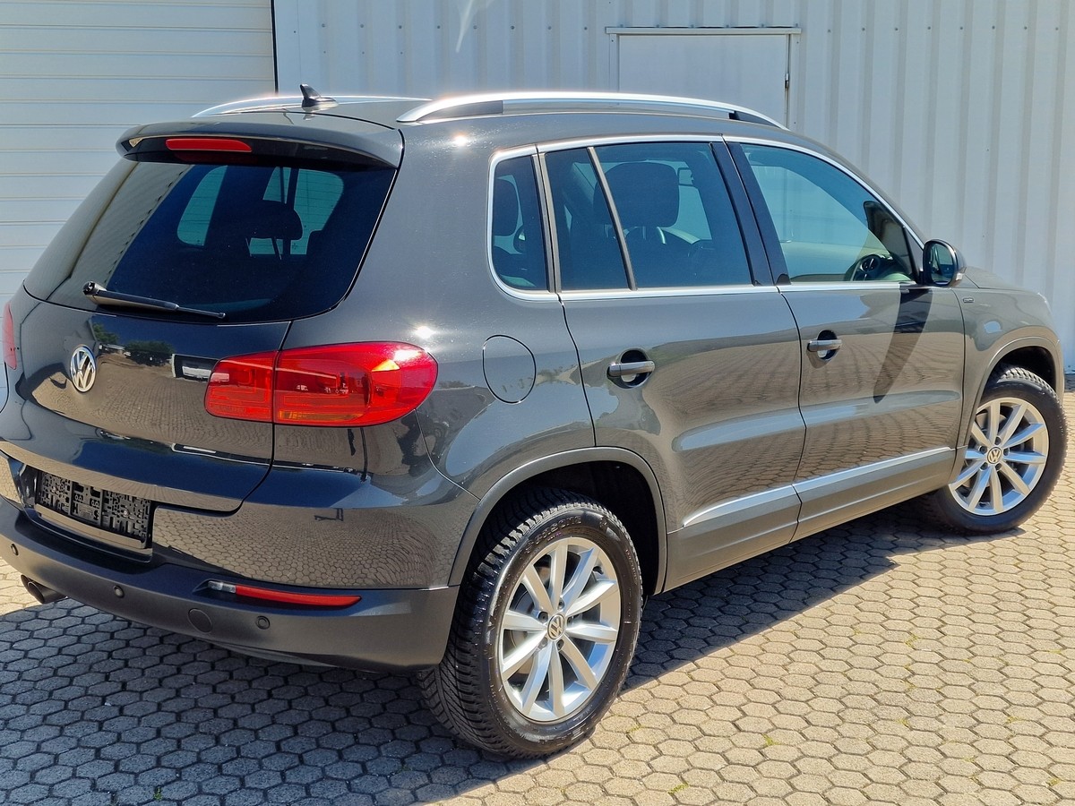 Volkswagen Tiguan Sport & Style*AHK*Navi*R-Kamera*Tempomat