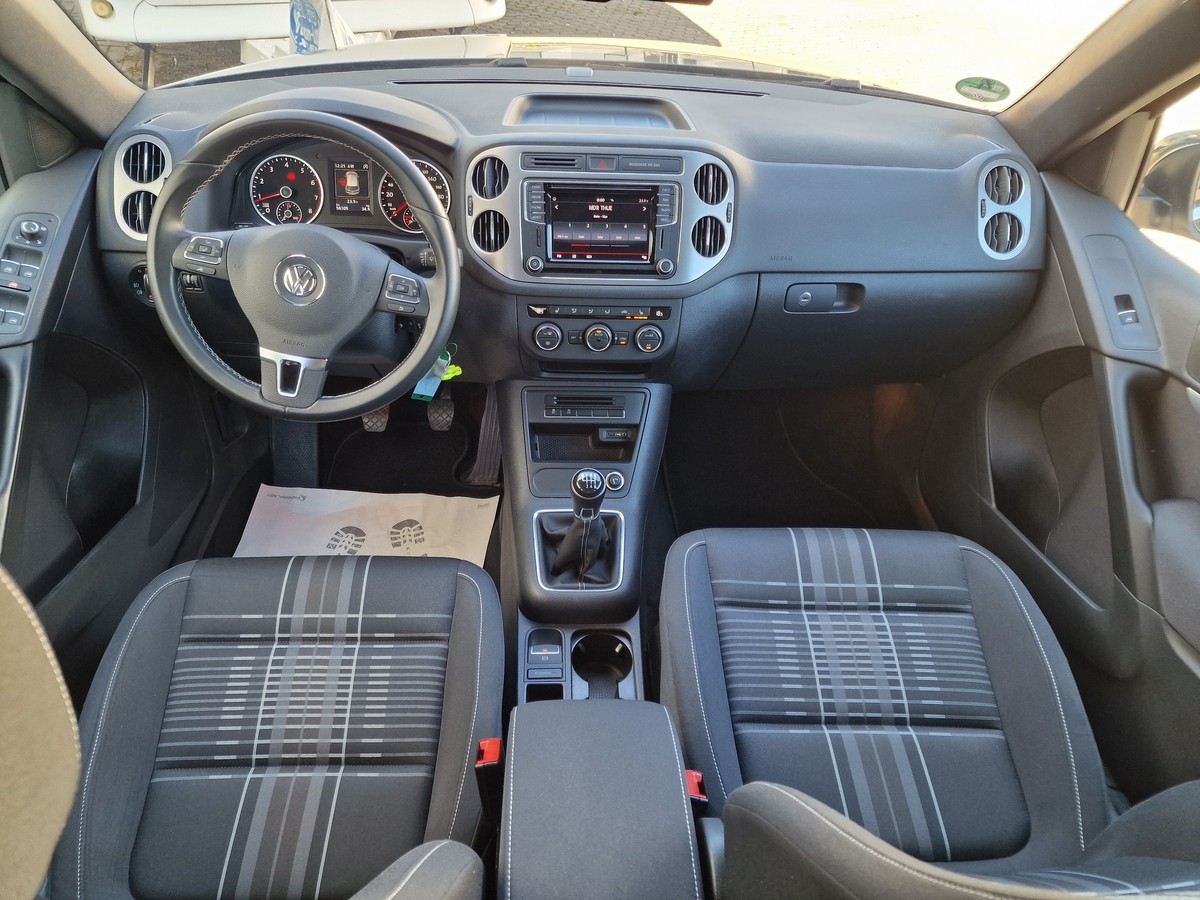 Volkswagen Tiguan Sport & Style*AHK*Navi*R-Kamera*Tempomat