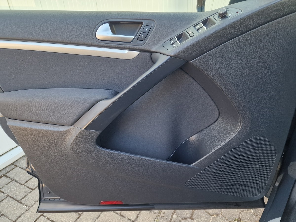 Volkswagen Tiguan Sport & Style*AHK*Navi*R-Kamera*Tempomat