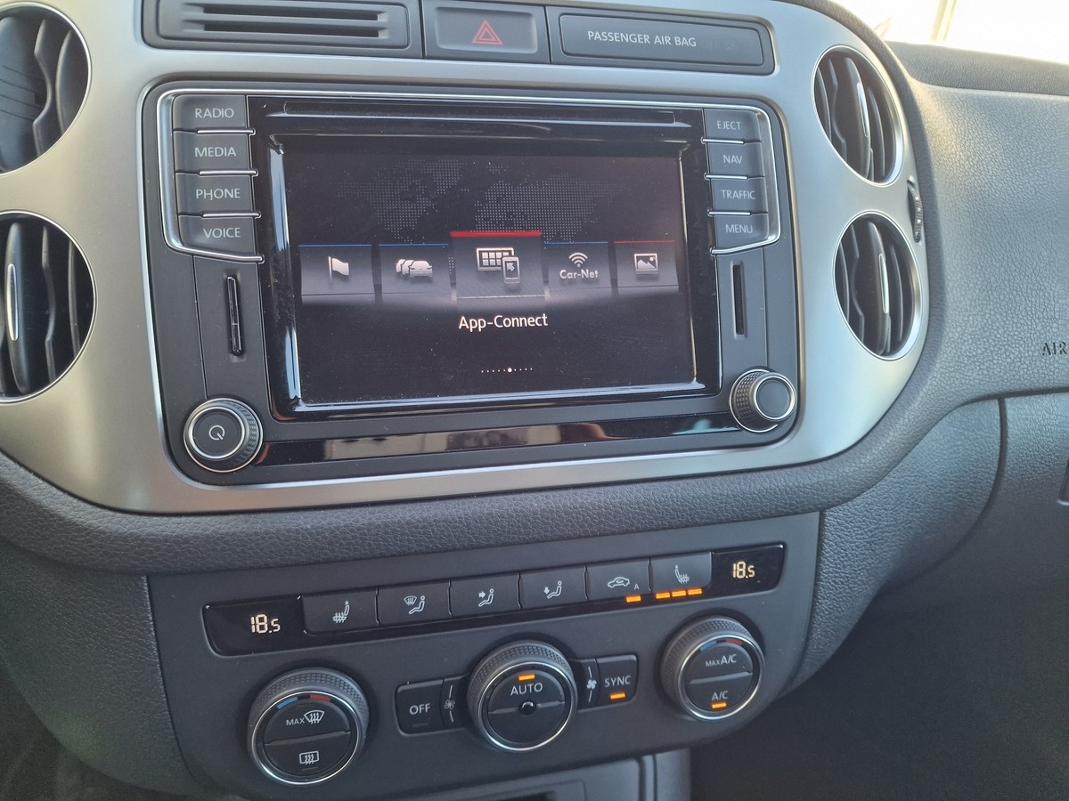 Volkswagen Tiguan Sport & Style*AHK*Navi*R-Kamera*Tempomat