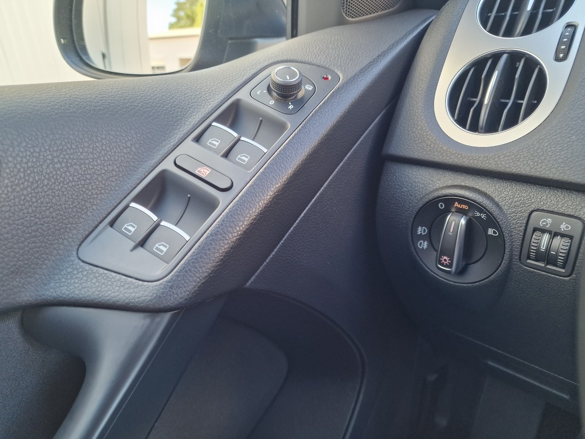 Volkswagen Tiguan Sport & Style*AHK*Navi*R-Kamera*Tempomat