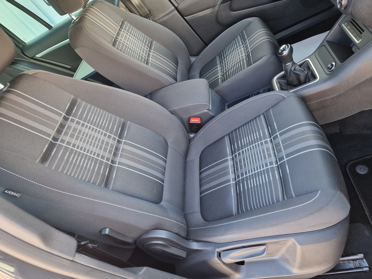 Volkswagen Tiguan Sport & Style*AHK*Navi*R-Kamera*Tempomat