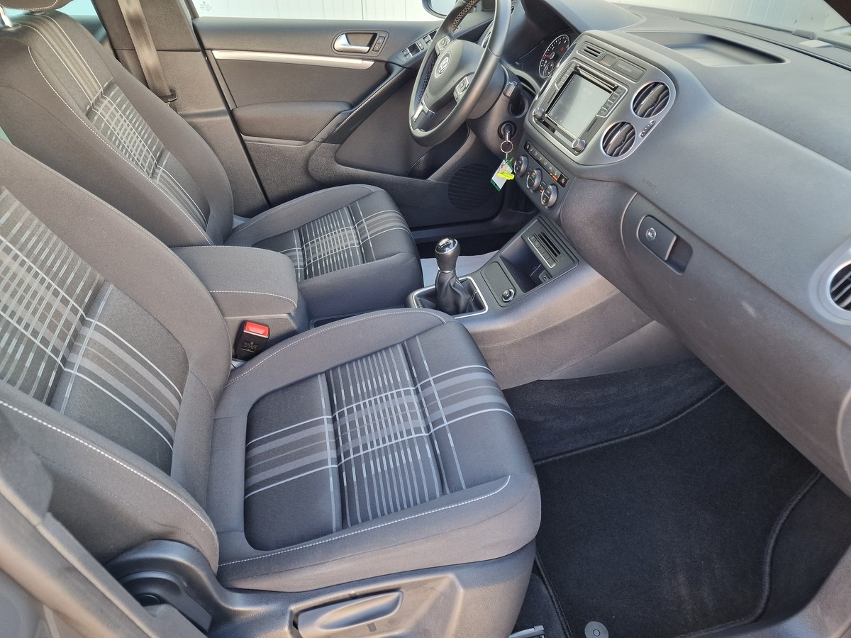 Volkswagen Tiguan Sport & Style*AHK*Navi*R-Kamera*Tempomat