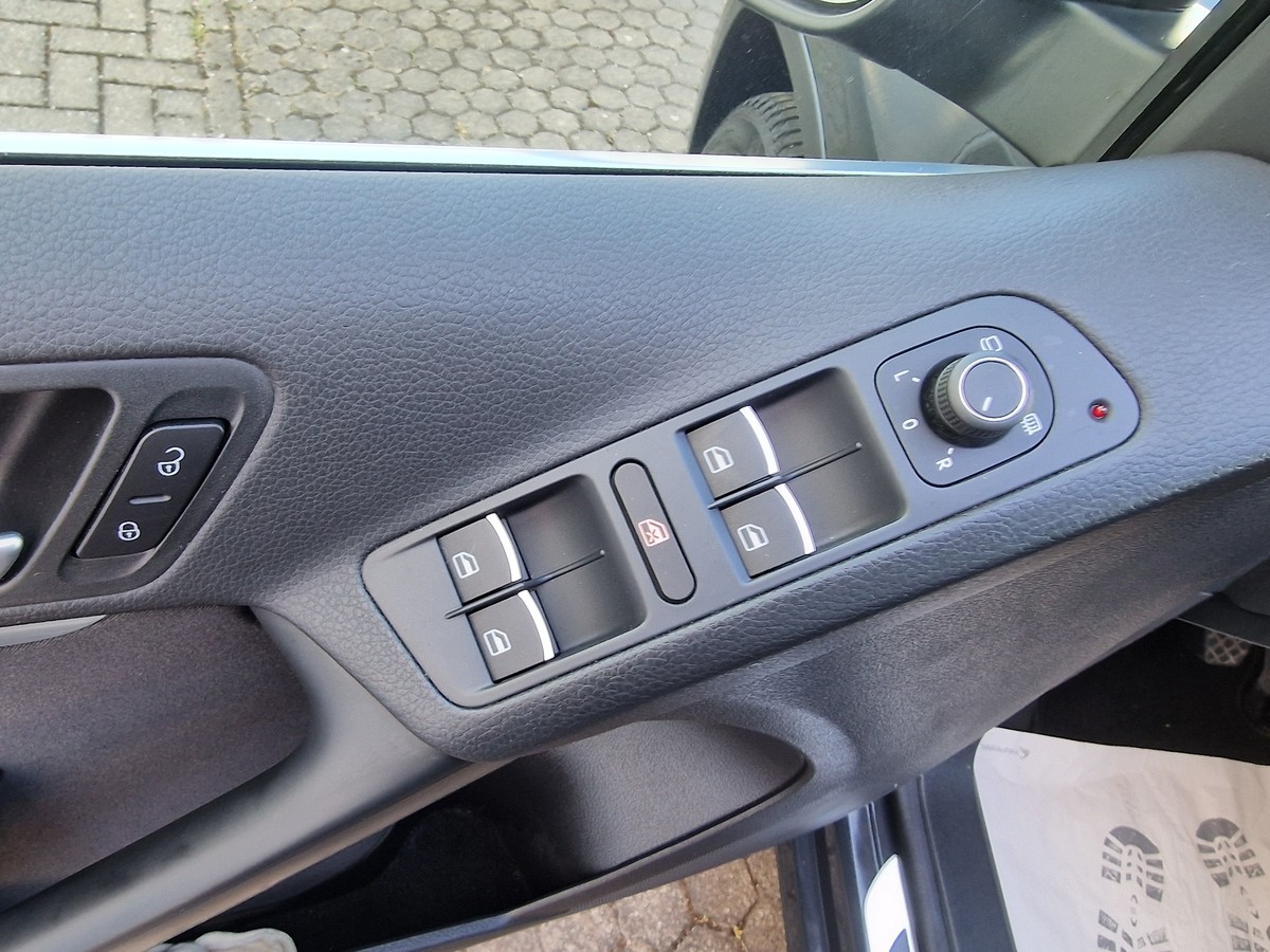 Volkswagen Tiguan Sport & Style*AHK*Navi*R-Kamera*Tempomat