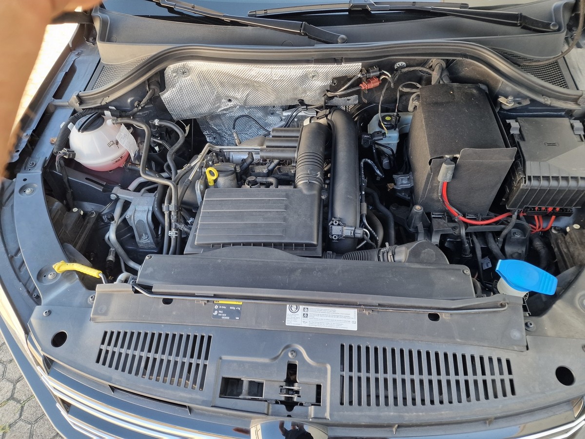 Volkswagen Tiguan Sport & Style*AHK*Navi*R-Kamera*Tempomat