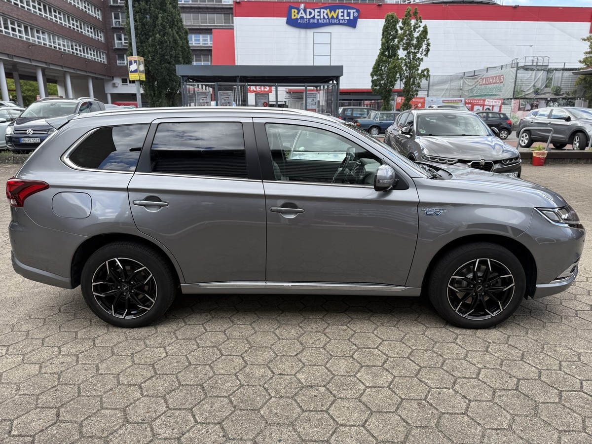 Mitsubishi Plug-in Hybrid Outlander Plus mit Spirit-Paket  AHK. WKR. 