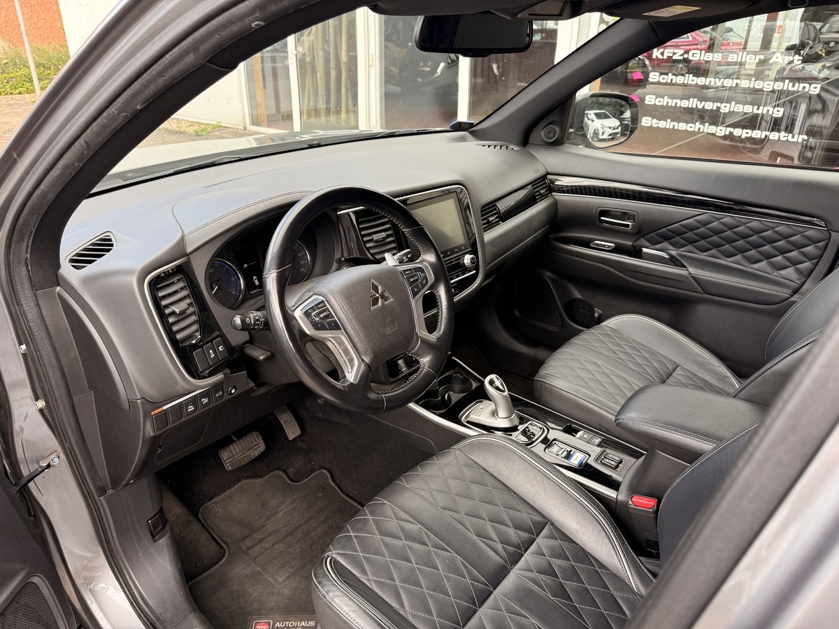Mitsubishi Plug-in Hybrid Outlander Plus mit Spirit-Paket  AHK. WKR. 