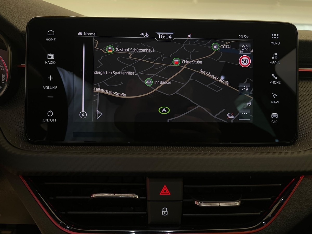 Skoda Scala 1.5 TSI Monte Carlo Matrix Pano Navi