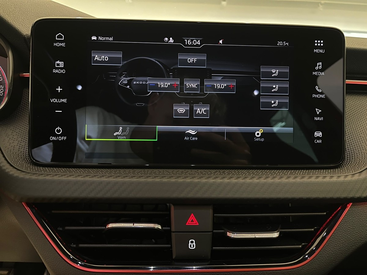 Skoda Scala 1.5 TSI Monte Carlo Matrix Pano Navi