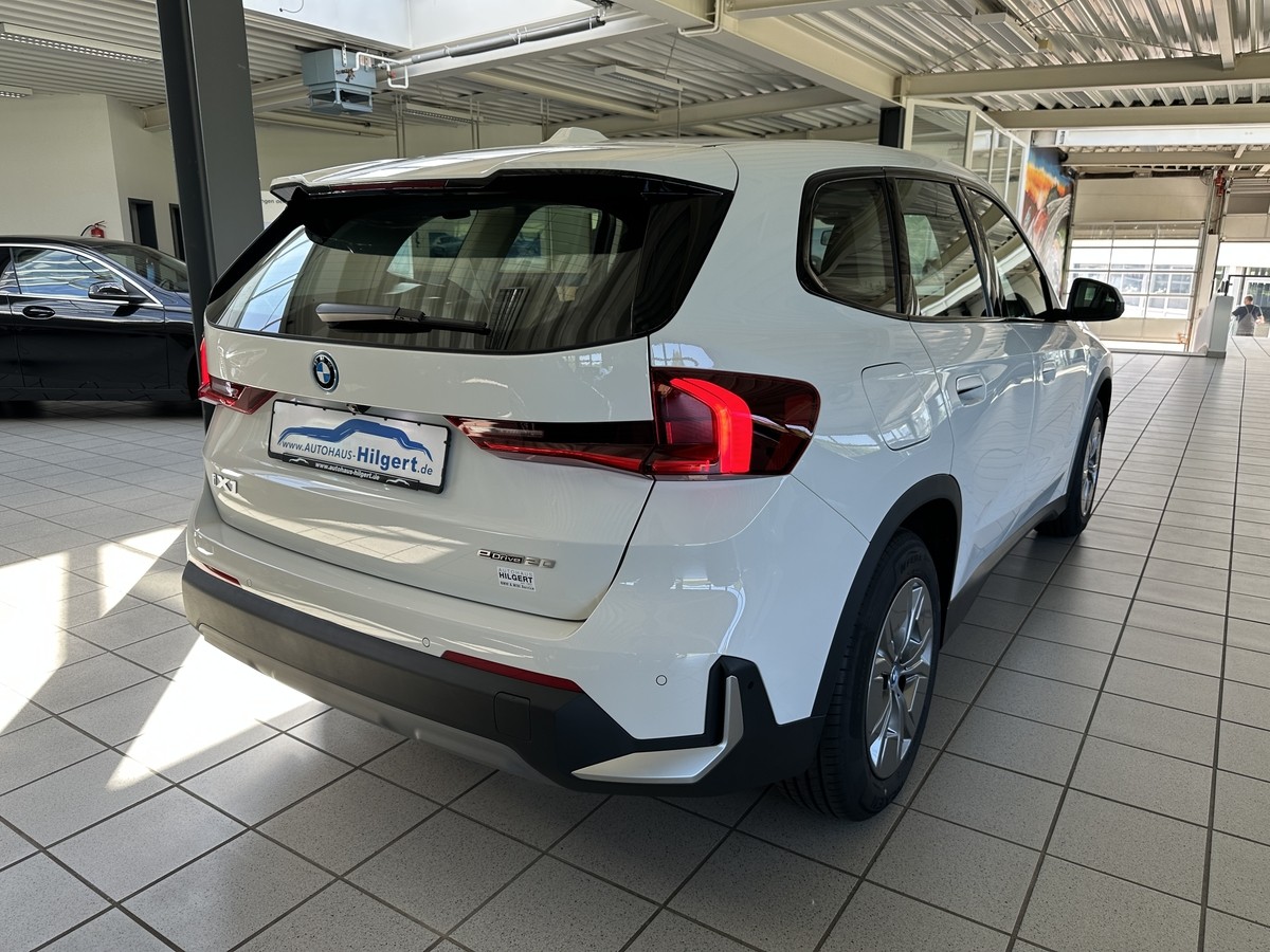 BMW iX1eDrive20 AHK Kamera LED Sitzhz. PDC 1Hd.