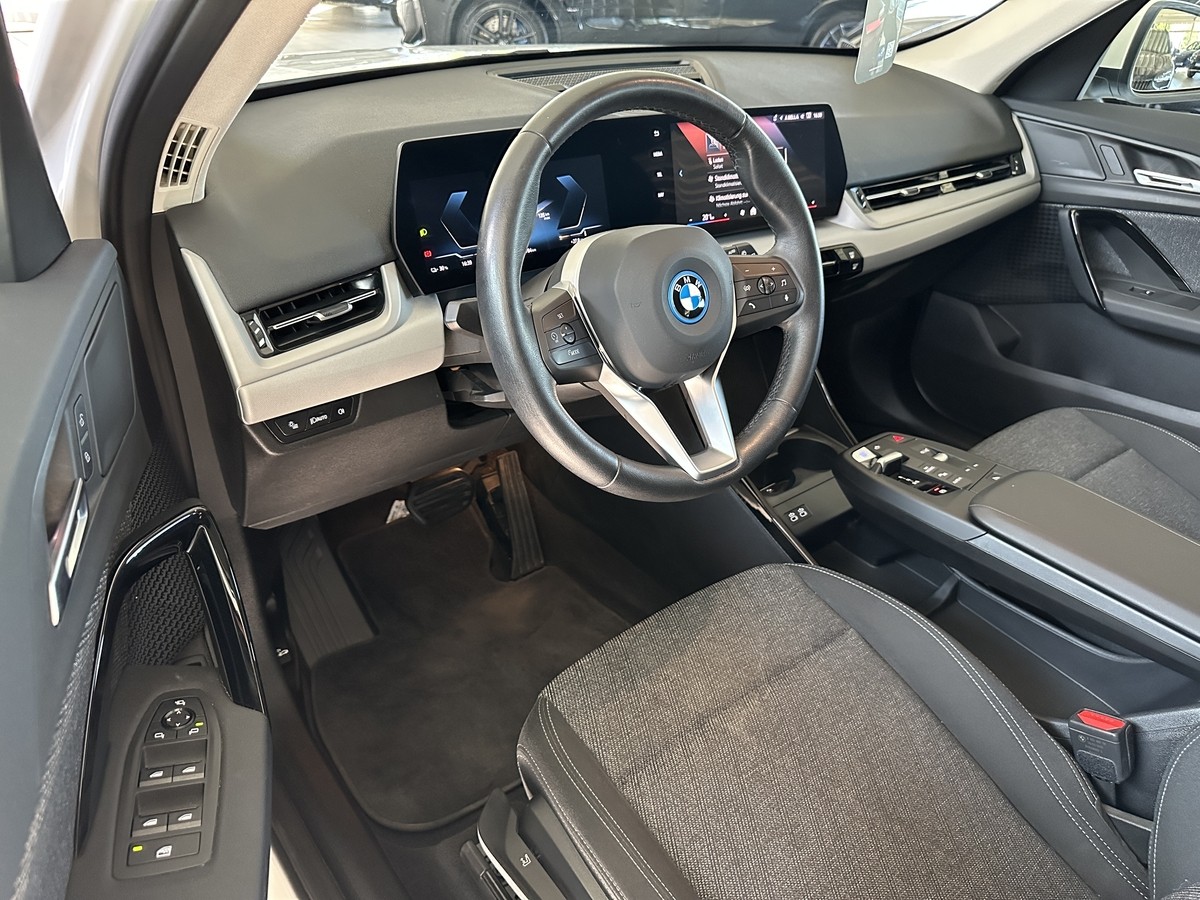 BMW iX1eDrive20 AHK Kamera LED Sitzhz. PDC 1Hd.