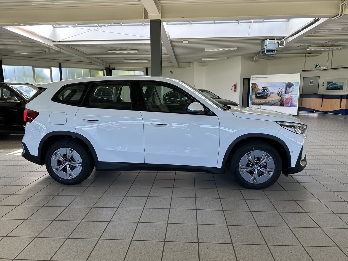BMW iX1eDrive20 AHK Kamera LED Sitzhz. PDC 1Hd.