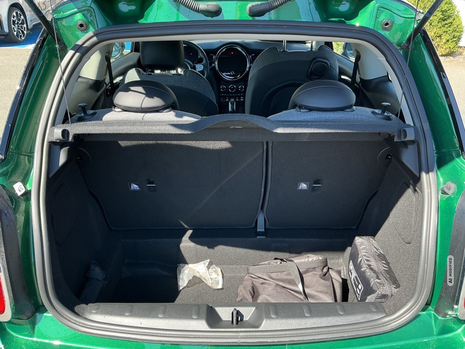 MINI Cooper SE SE CLASSIC TRIM NAVI LED GRA PDC SHZG DAB
