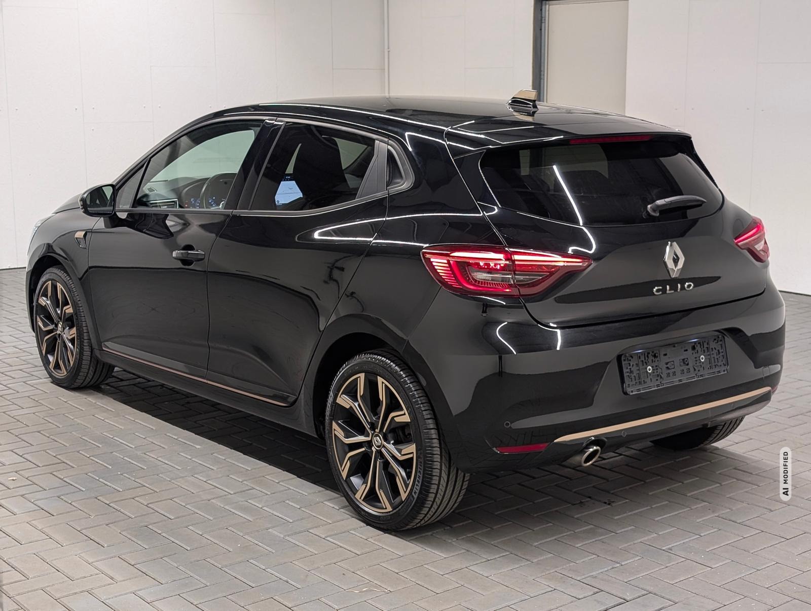 Renault Clio Lutecia LED/Navi/SHZ/LHZ/Kam/Keyl/GRA/17-LM