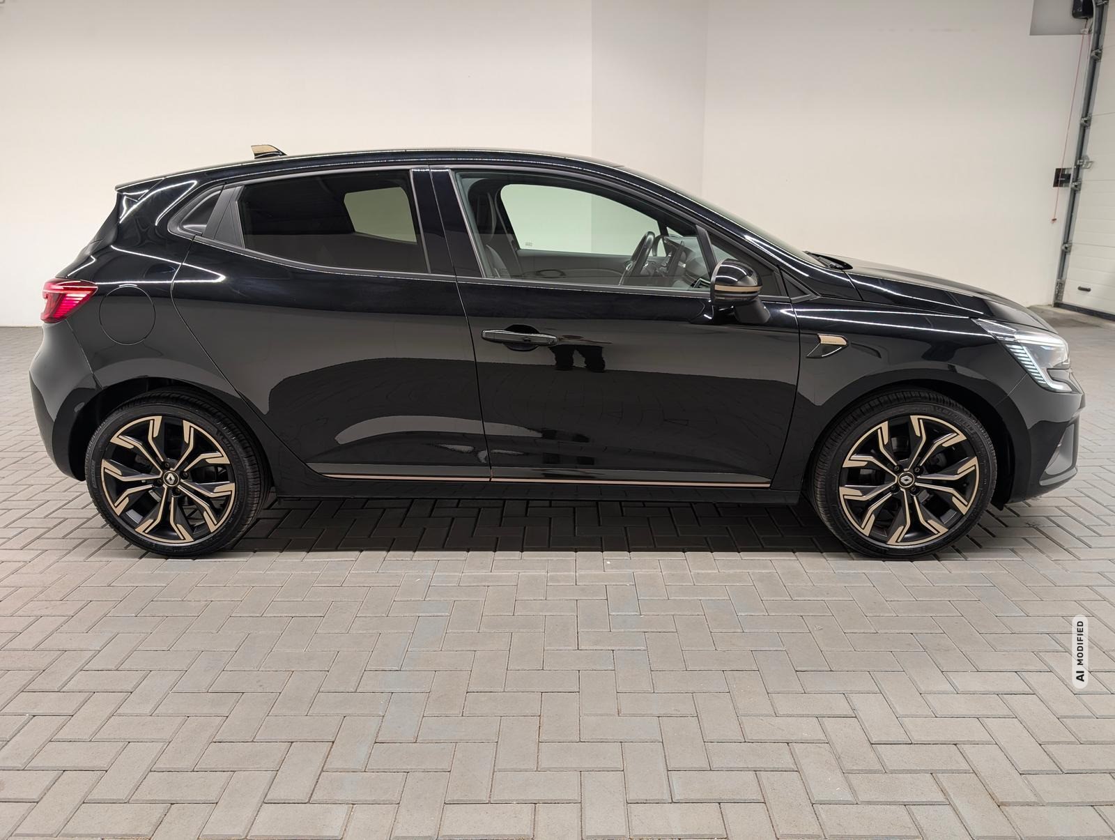 Renault Clio Lutecia LED/Navi/SHZ/LHZ/Kam/Keyl/GRA/17-LM