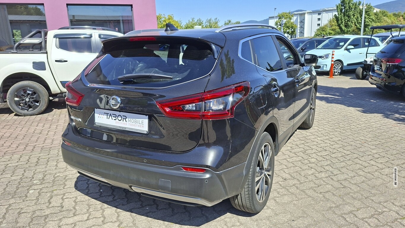 Nissan Qashqai 1.3 DIG-T 160 DCT N-Connecta Pano Nav