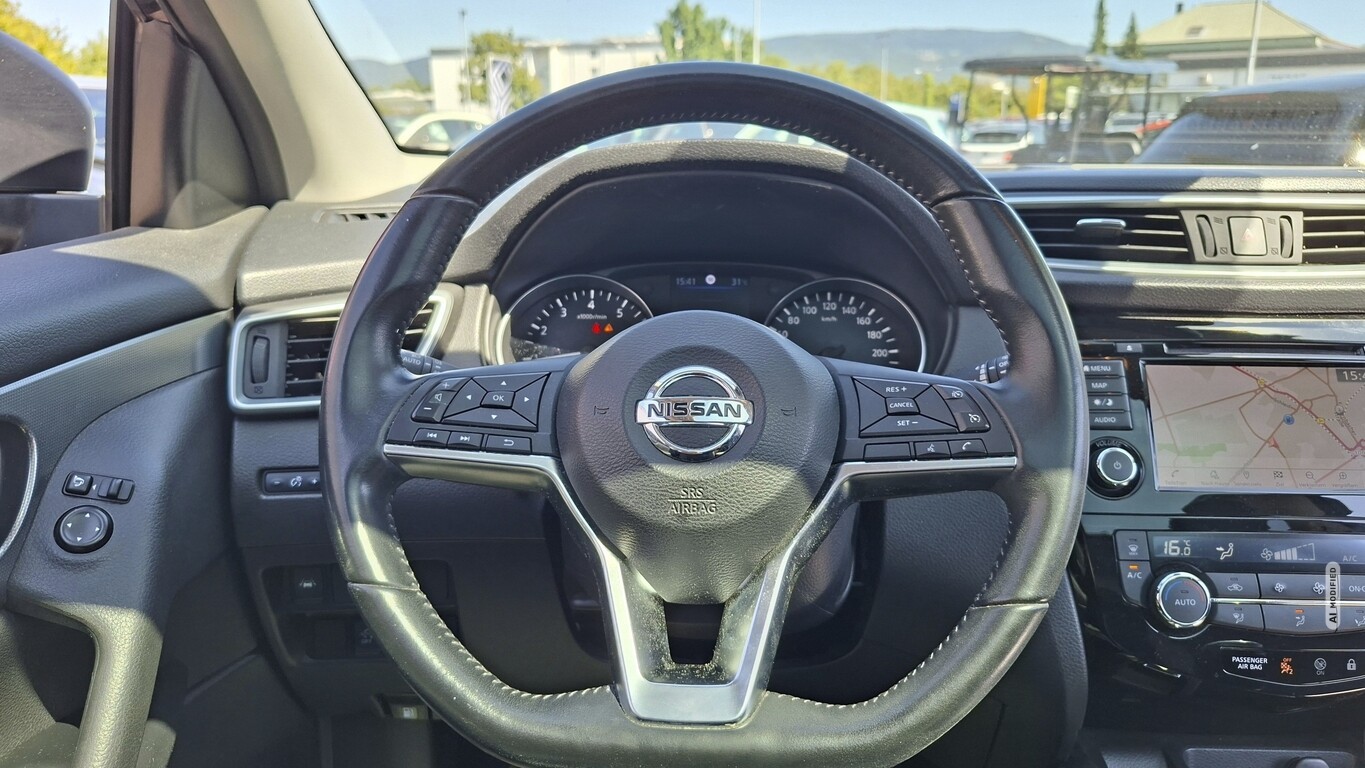 Nissan Qashqai 1.3 DIG-T 160 DCT N-Connecta Pano Nav