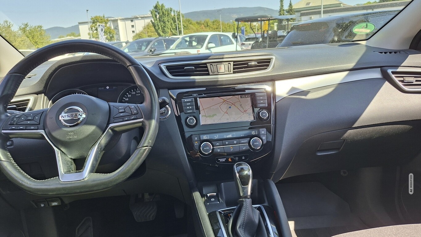 Nissan Qashqai 1.3 DIG-T 160 DCT N-Connecta Pano Nav