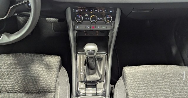 Skoda Karoq Style 1.5 TSI ACT DSG LED ACC CarPlay KAM