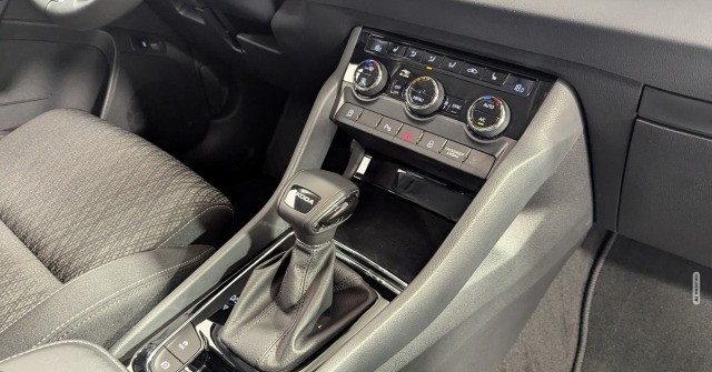 Skoda Karoq Style 1.5 TSI ACT DSG LED ACC CarPlay KAM