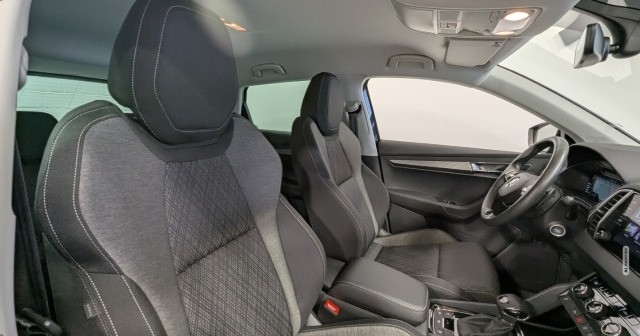 Skoda Karoq Style 1.5 TSI ACT DSG LED ACC CarPlay KAM