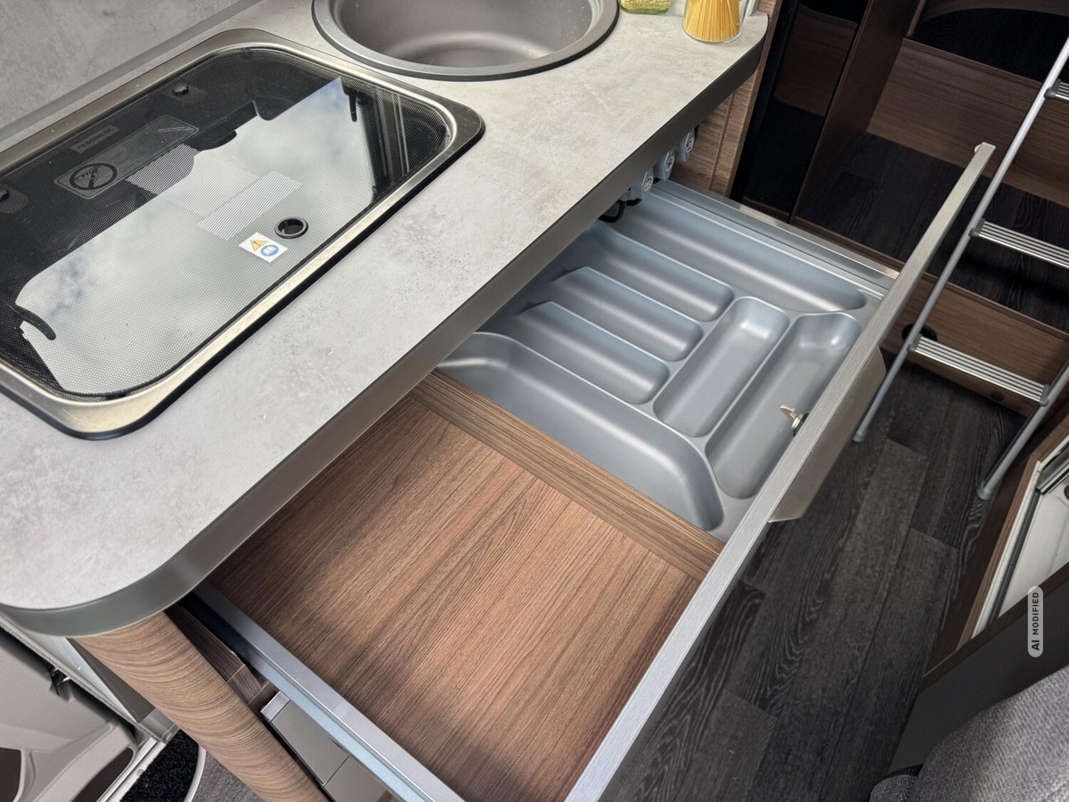 Knaus 650 MEG Van Ti Markise+Sat TV+AHK+Dachklima aus priva