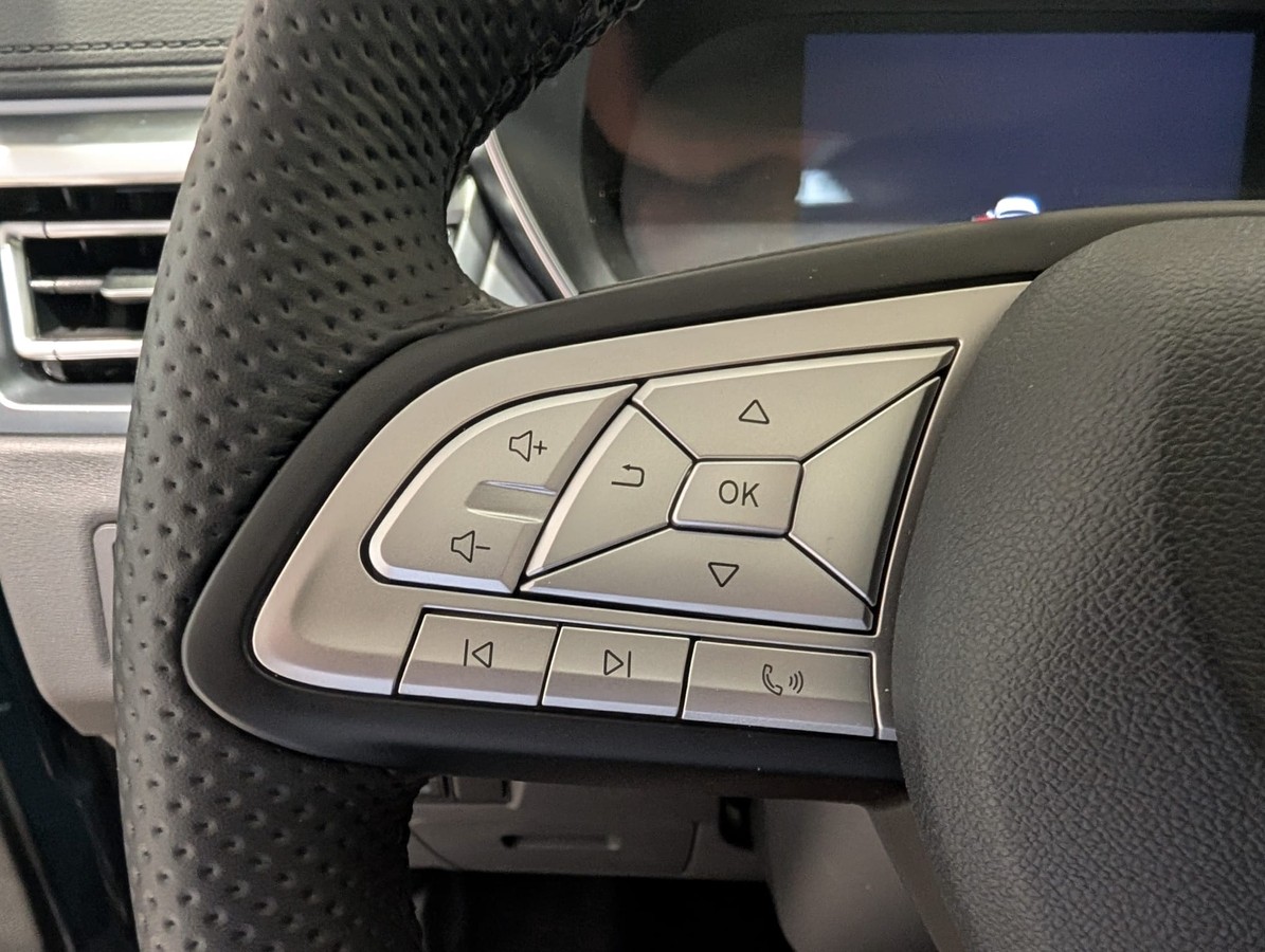 DFM Forthing 3 1.5L 7DCT PANO Kamera Keyless