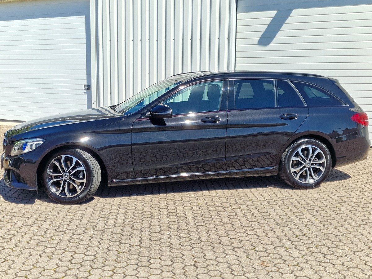 Mercedes-Benz C 220 d T Avantg.*Nightpaket*AHK*ACC*R-Kamera
