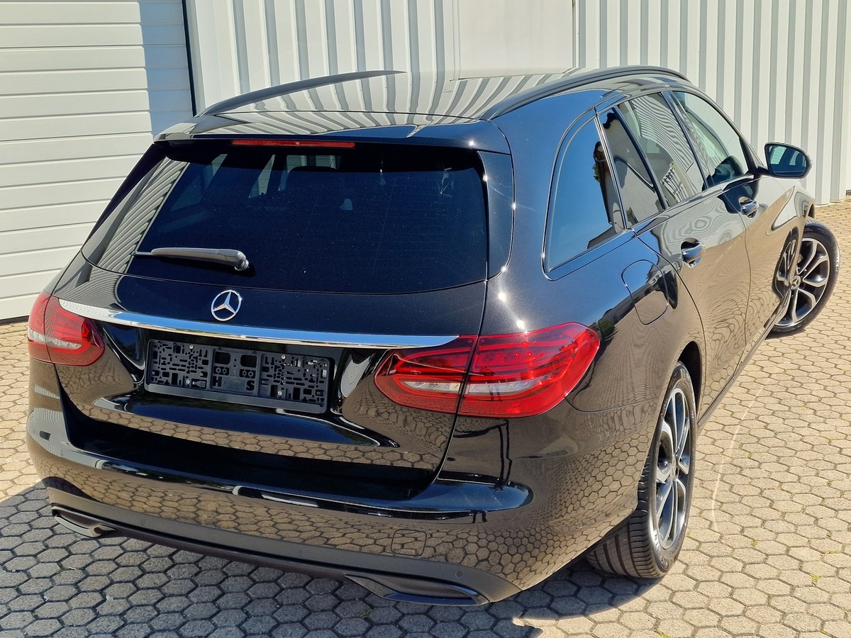 Mercedes-Benz C 220 d T Avantg.*Nightpaket*AHK*ACC*R-Kamera