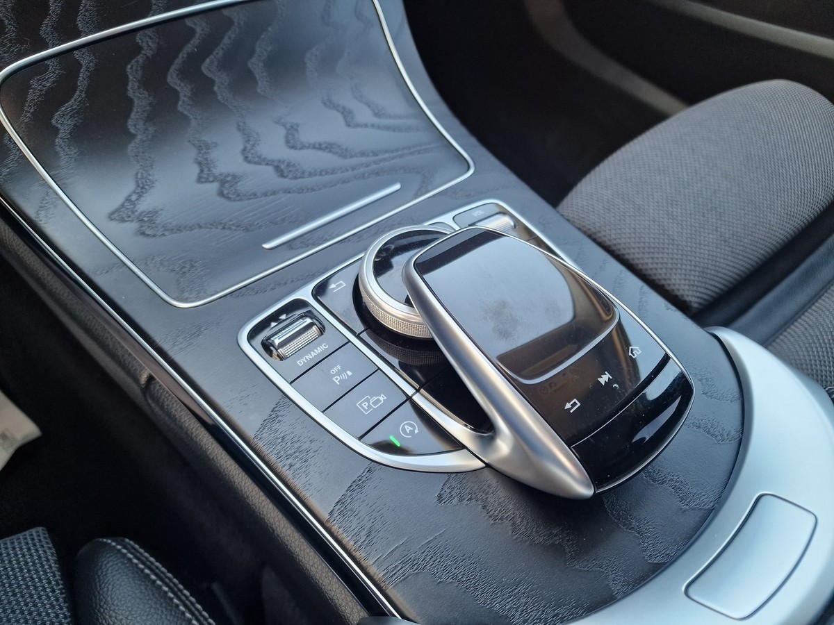 Mercedes-Benz C 220 d T Avantg.*Nightpaket*AHK*ACC*R-Kamera