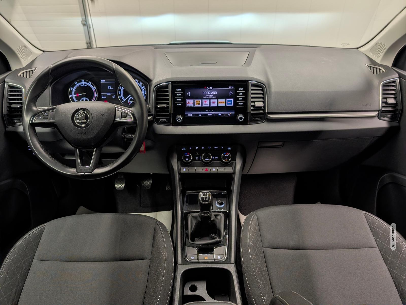 Skoda Karoq LED/SmartLink/SHZ/PDC/AHK/Tempom.