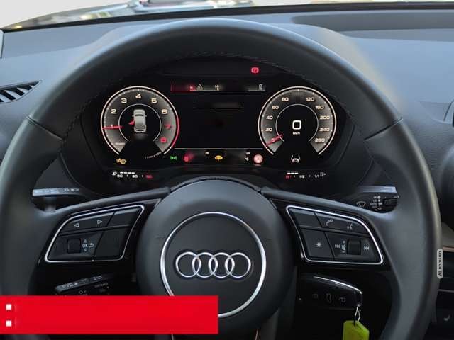 Audi Q2 35 TFSI advanced LED RFK PDC