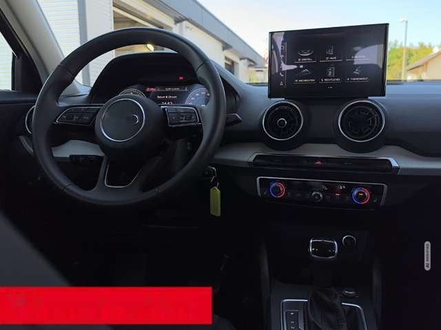 Audi Q2 35 TFSI advanced LED RFK PDC