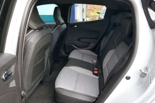Renault Clio TCe 90 TECHNO 1.HAND 360 ° LED NAVI